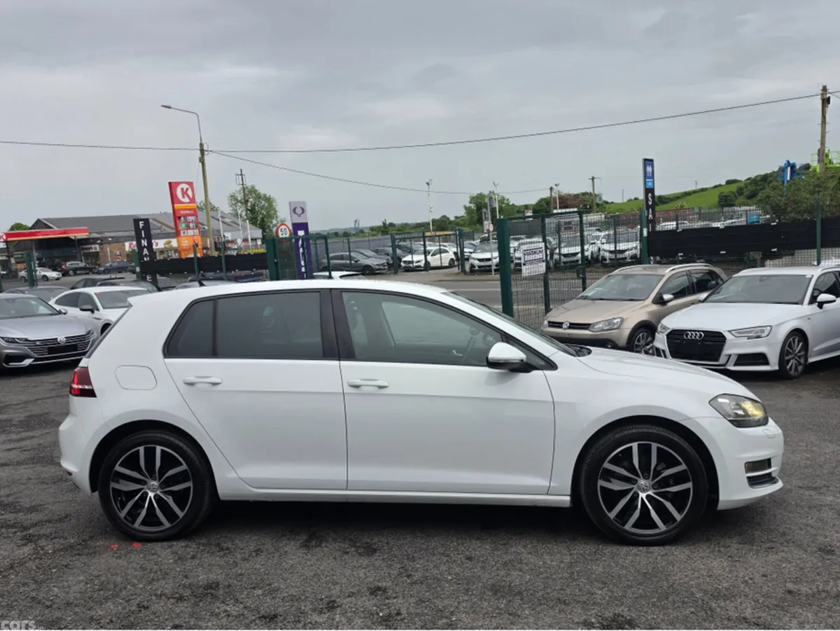 Volkswagen Golf Hatchback, Petrol, 2017, White