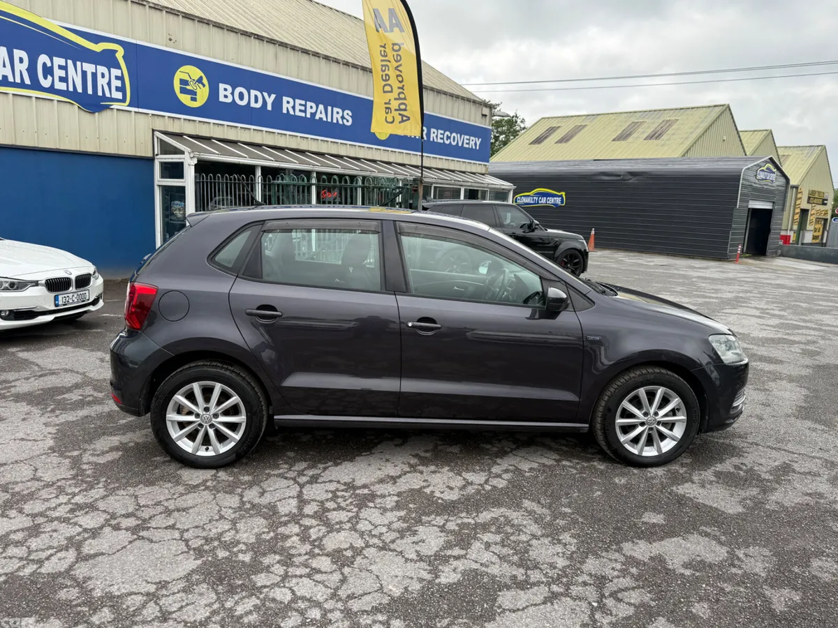Volkswagen Polo Hatchback, Petrol, 2015, Grey
