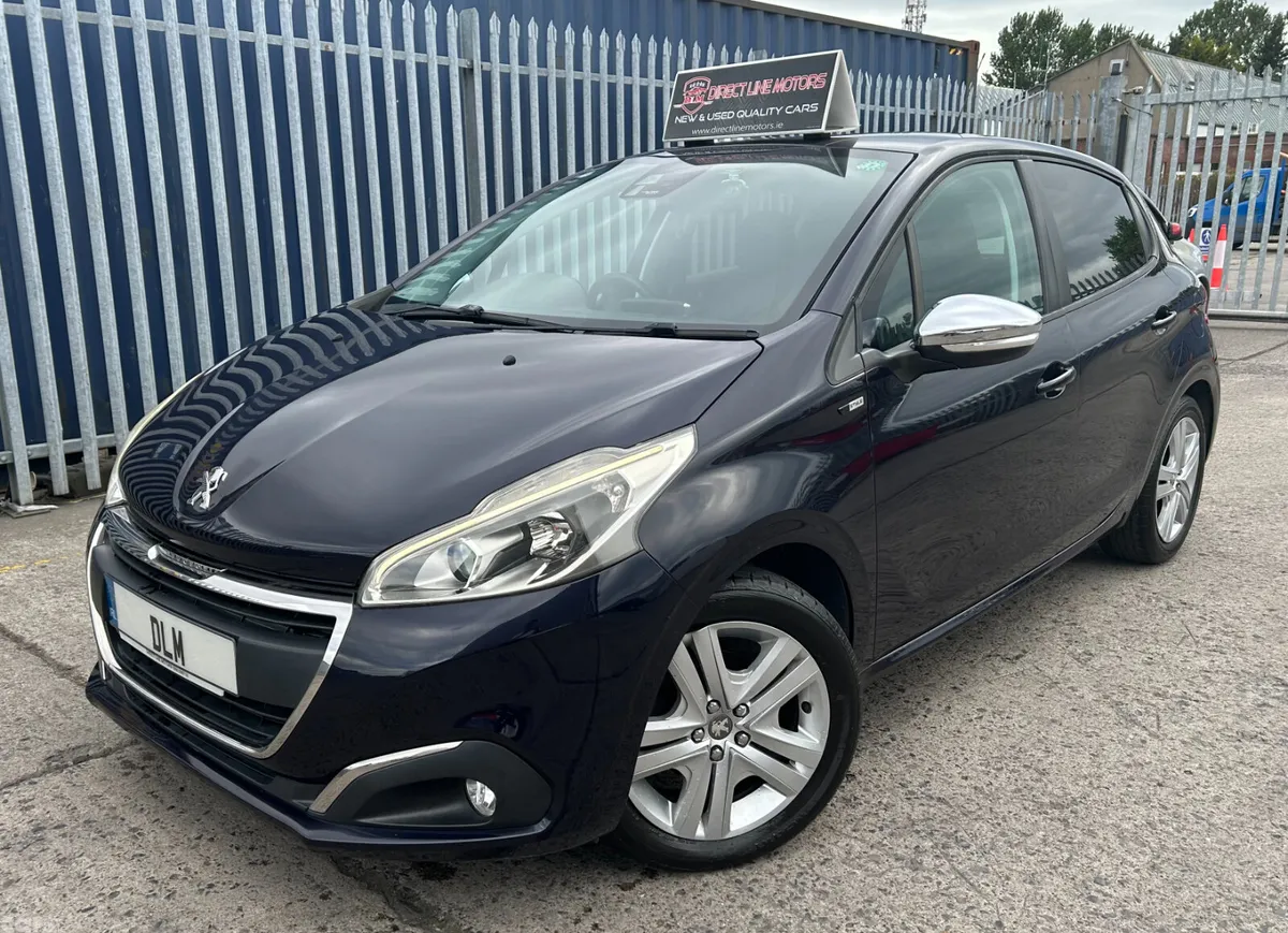 Peugeot 208 Hatchback, Petrol, 2016, Red