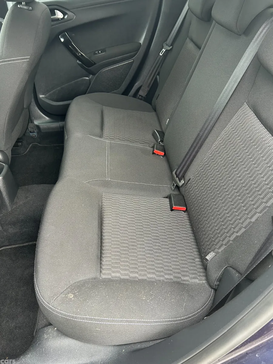 Peugeot 208 Hatchback, Petrol, 2016, Red