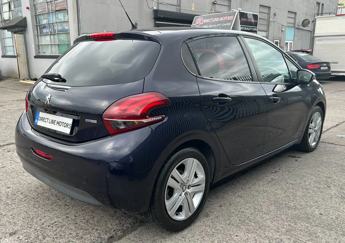 Peugeot 208 Hatchback, Petrol, 2016, Red