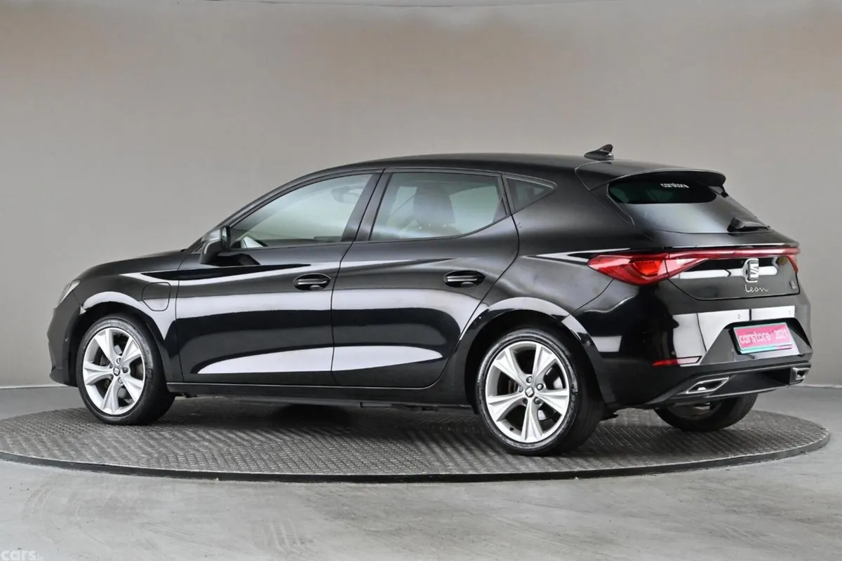 SEAT Leon Hatchback, Petrol Plug-in Hybrid, 2021, Black