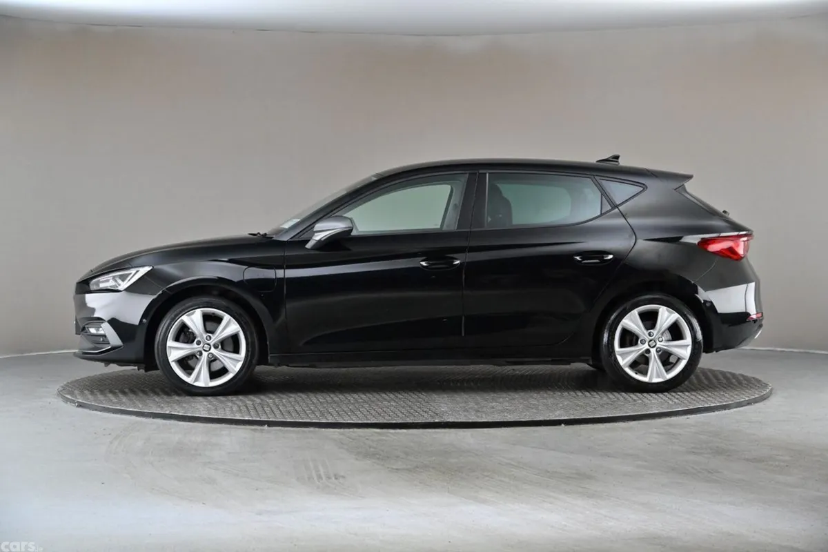 SEAT Leon Hatchback, Petrol Plug-in Hybrid, 2021, Black