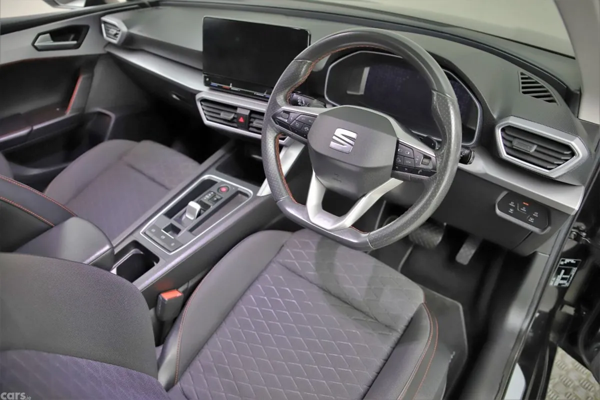 SEAT Leon Hatchback, Petrol Plug-in Hybrid, 2021, Black