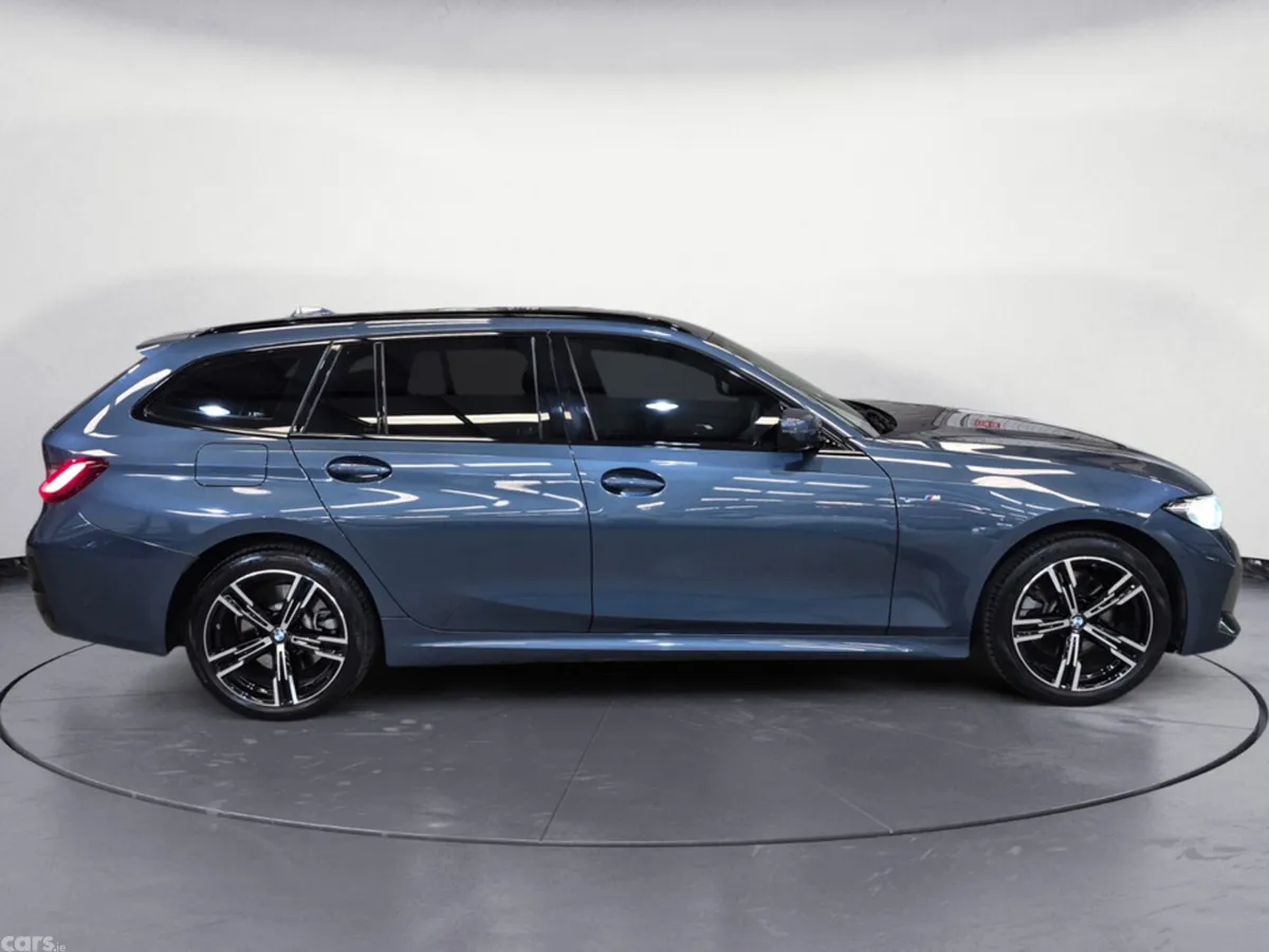 BMW 3-Series Estate, Petrol Plug-in Hybrid, 2024, Blue