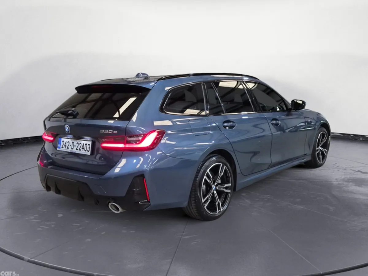 BMW 3-Series Estate, Petrol Plug-in Hybrid, 2024, Blue