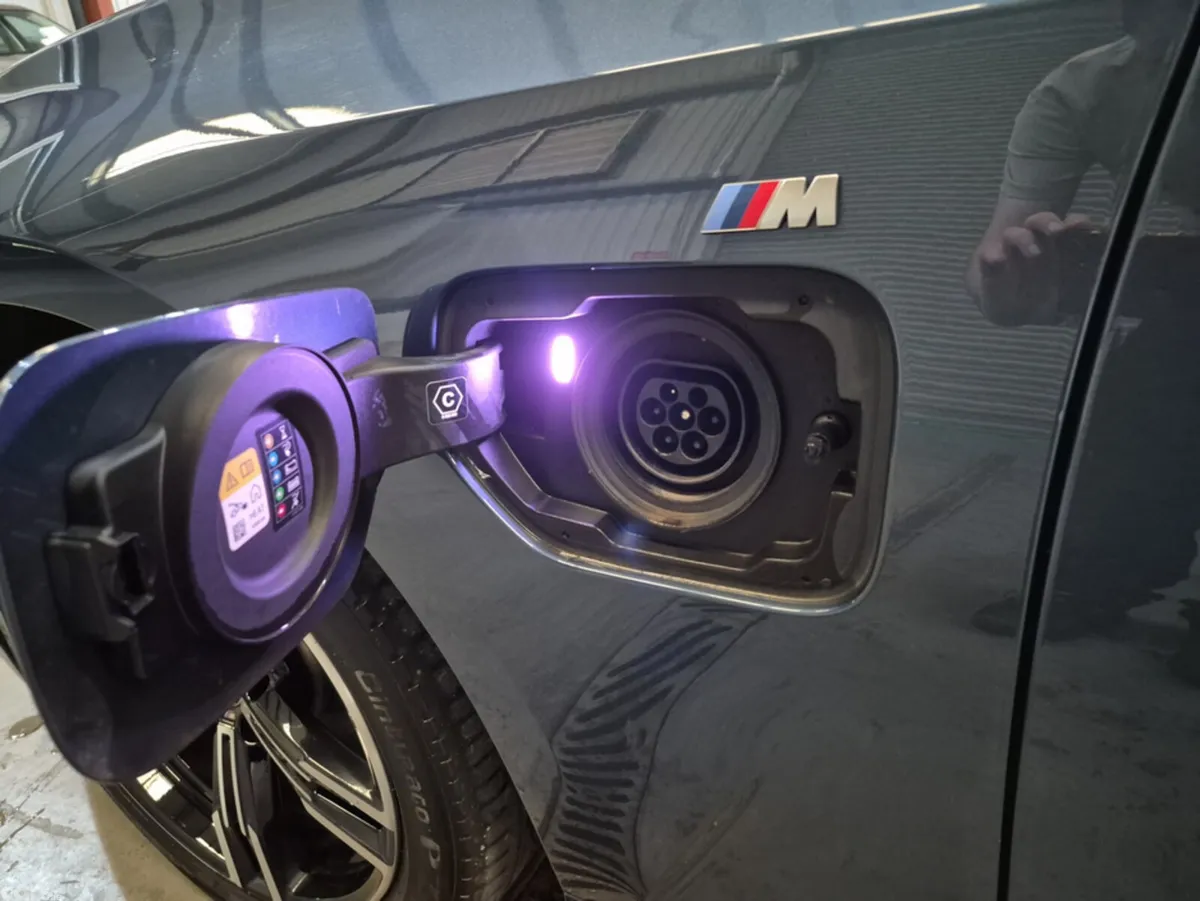 BMW 3-Series Estate, Petrol Plug-in Hybrid, 2024, Blue