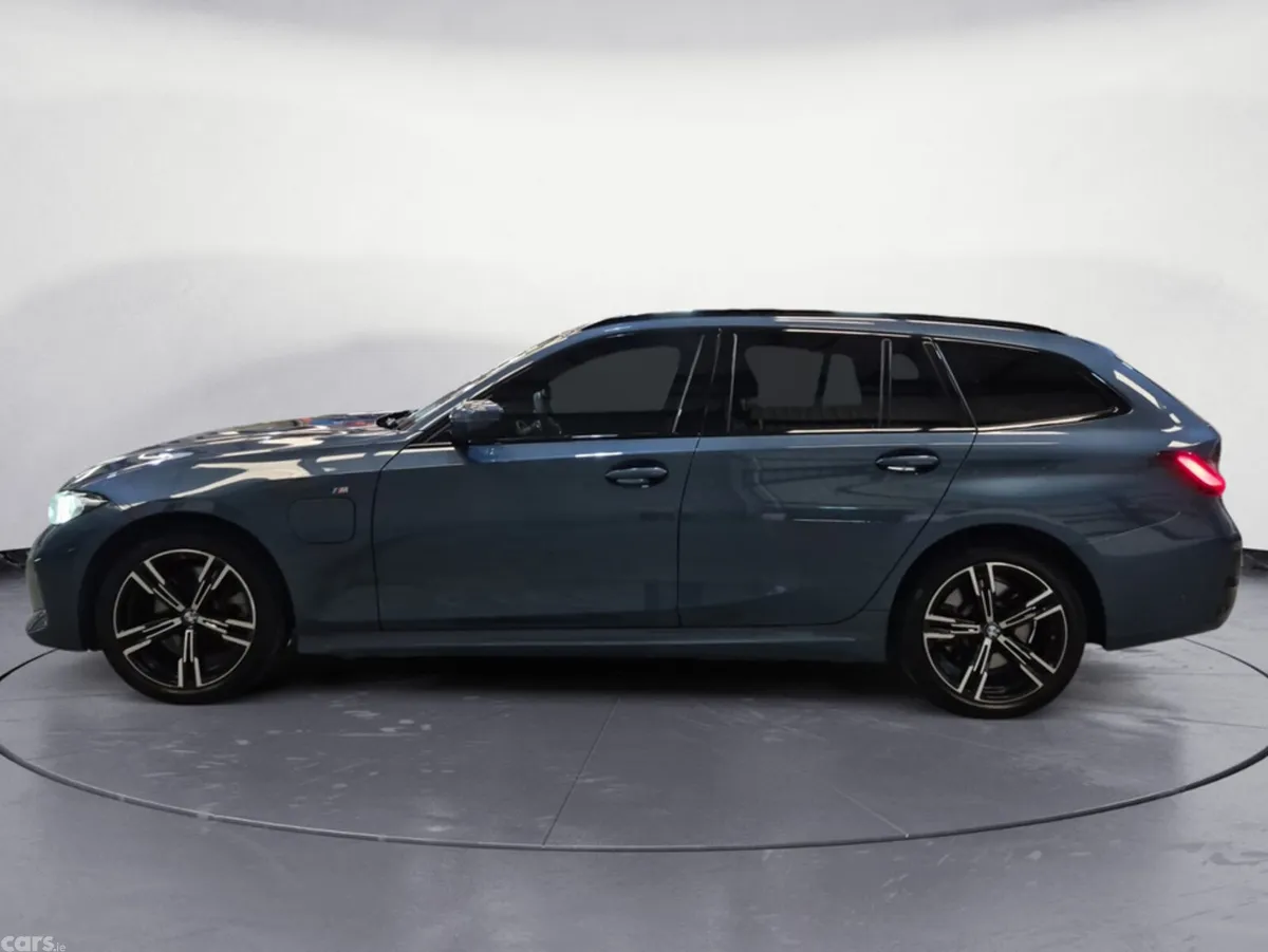 BMW 3-Series Estate, Petrol Plug-in Hybrid, 2024, Blue