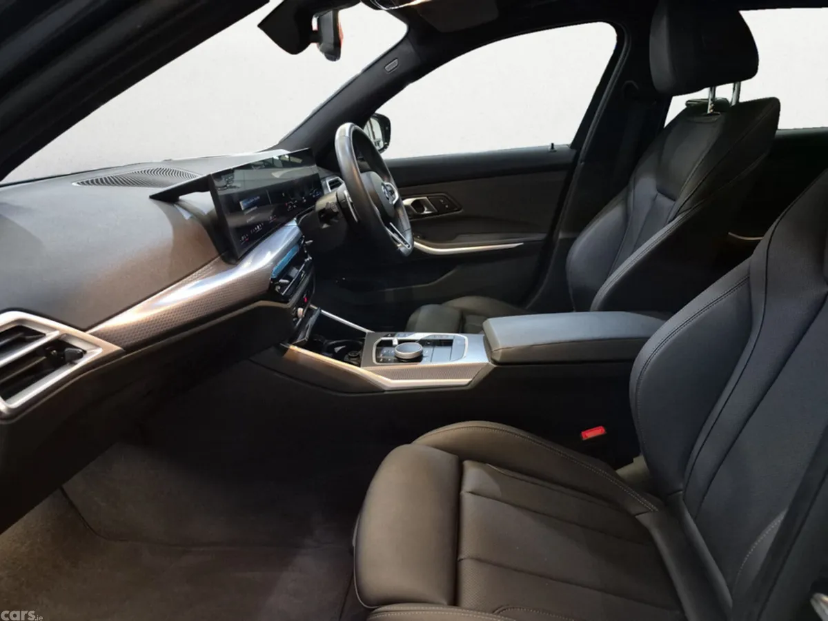 BMW 3-Series Estate, Petrol Plug-in Hybrid, 2024, Blue