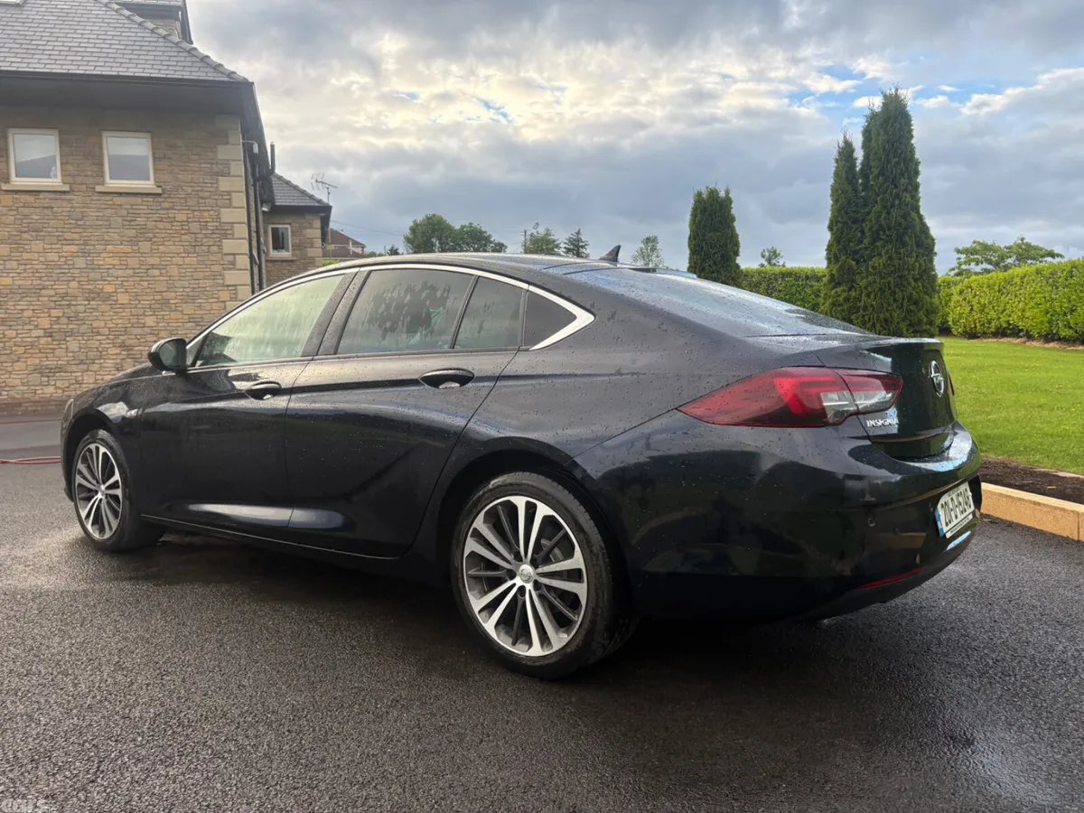 Opel Insignia Hatchback, Diesel, 2020, Blue