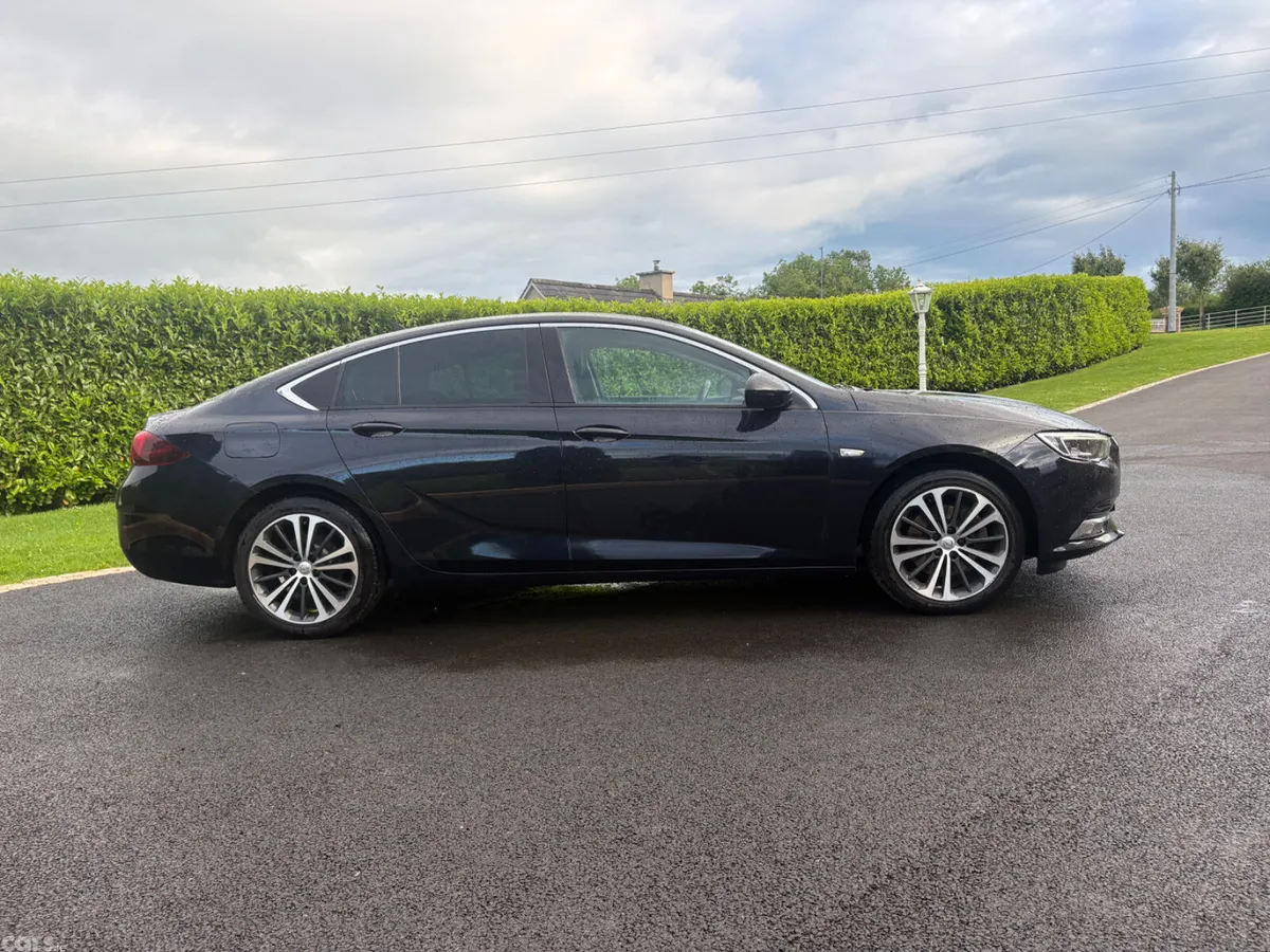 Opel Insignia Hatchback, Diesel, 2020, Blue
