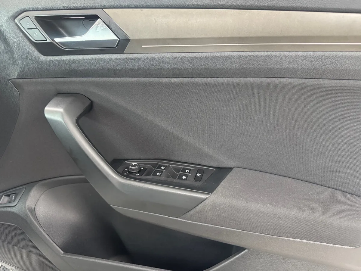 Volkswagen T-Roc SUV, Diesel, 2021, White
