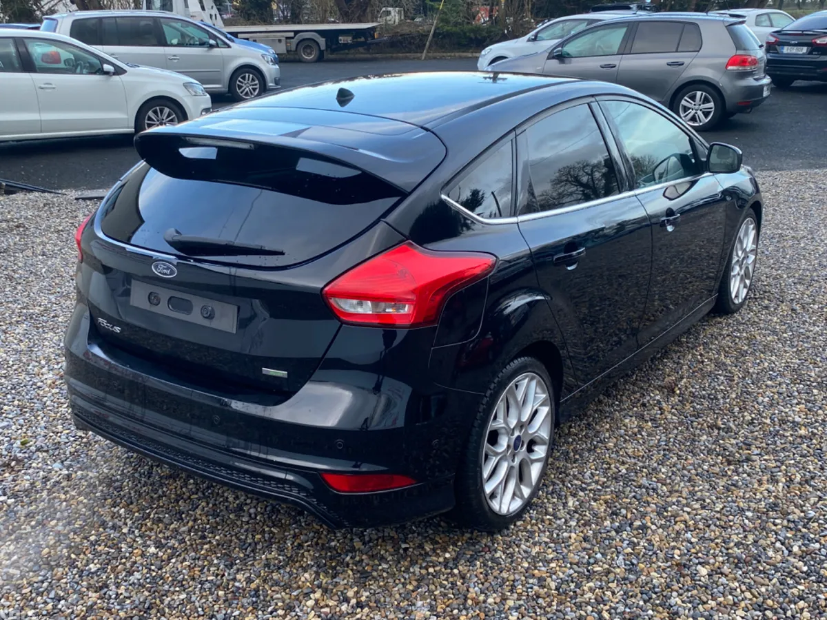 Ford Focus Hatchback, Petrol, 2016, Black