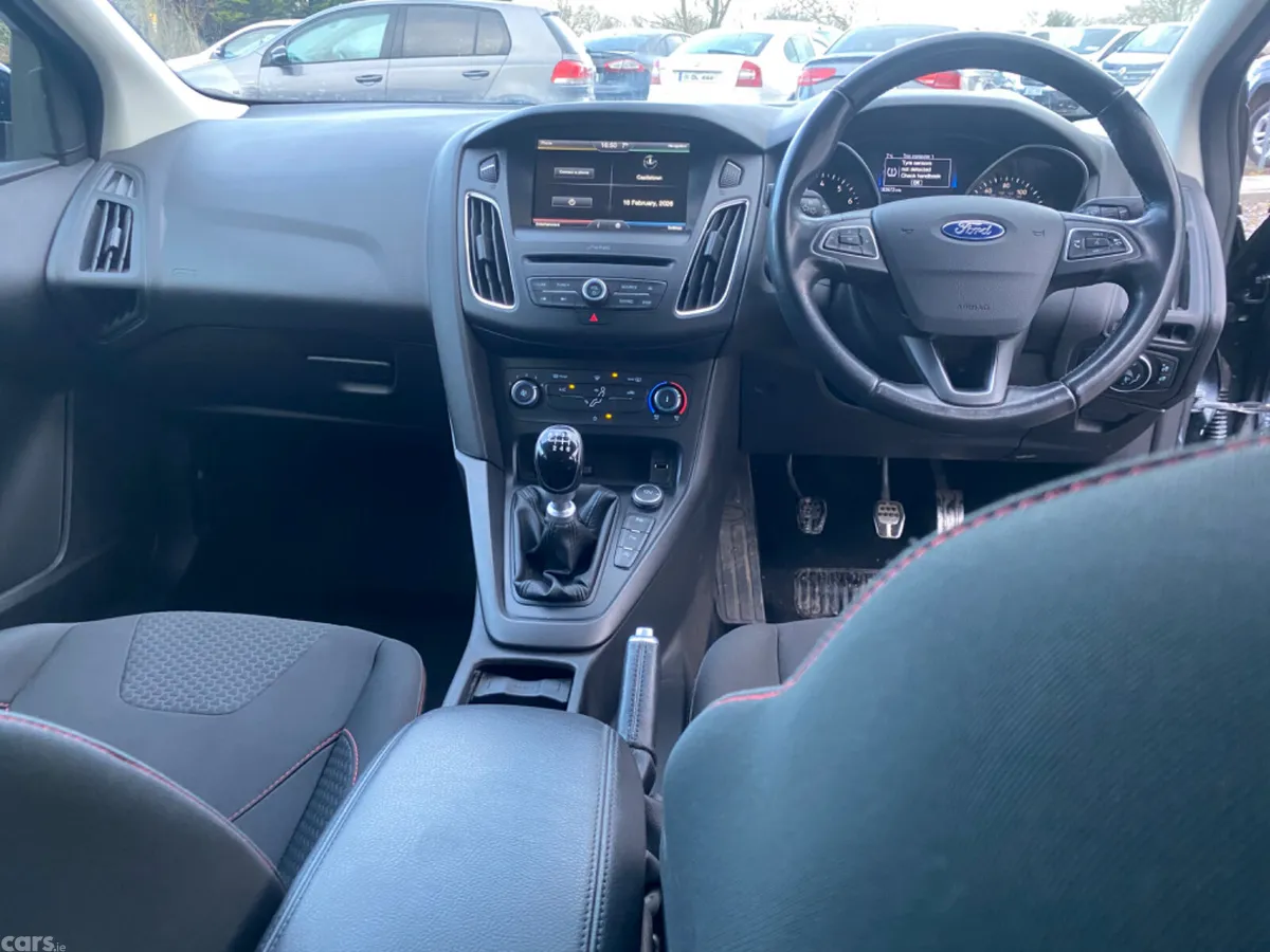 Ford Focus Hatchback, Petrol, 2016, Black