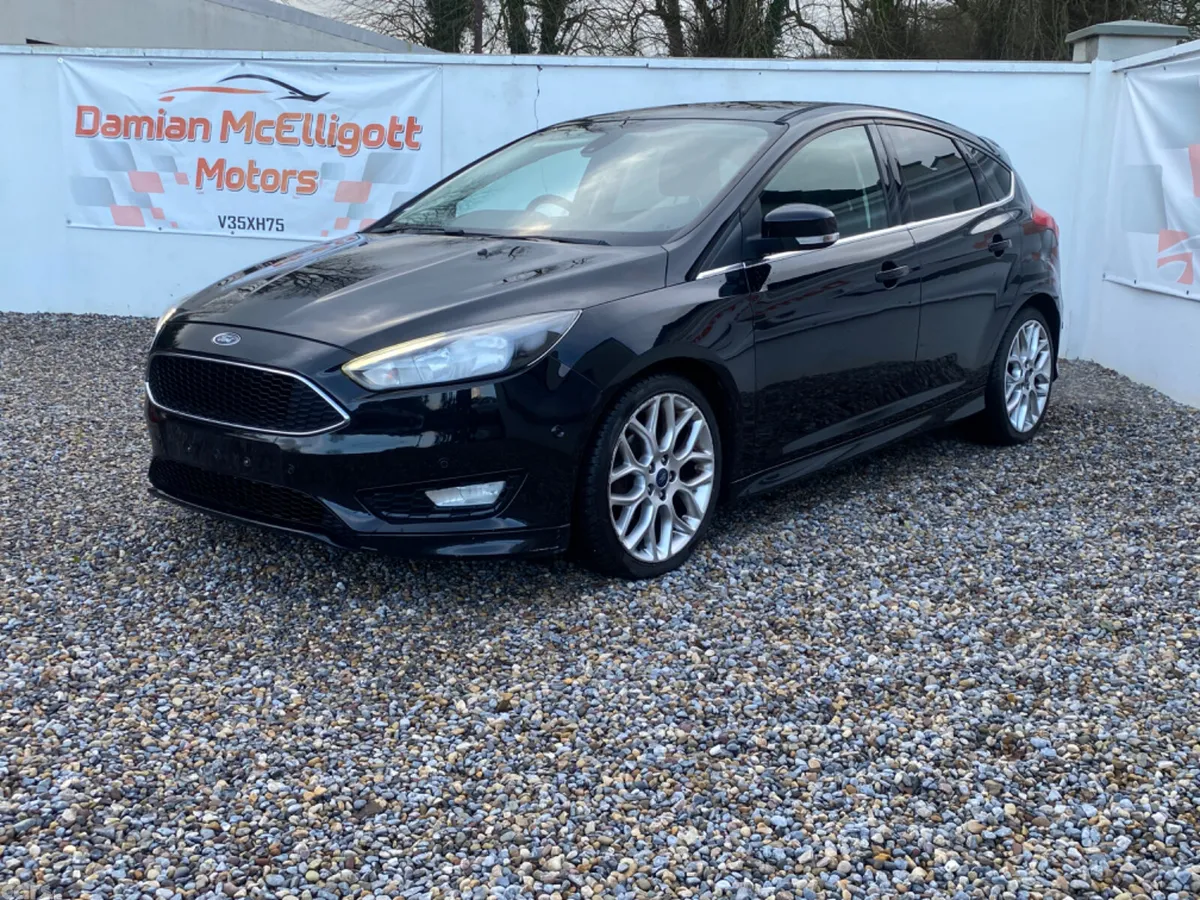 Ford Focus Hatchback, Petrol, 2016, Black
