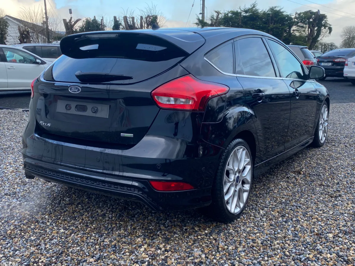 Ford Focus Hatchback, Petrol, 2016, Black