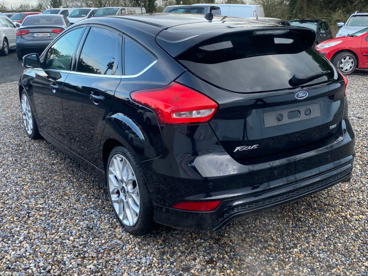 Ford Focus Hatchback, Petrol, 2016, Black