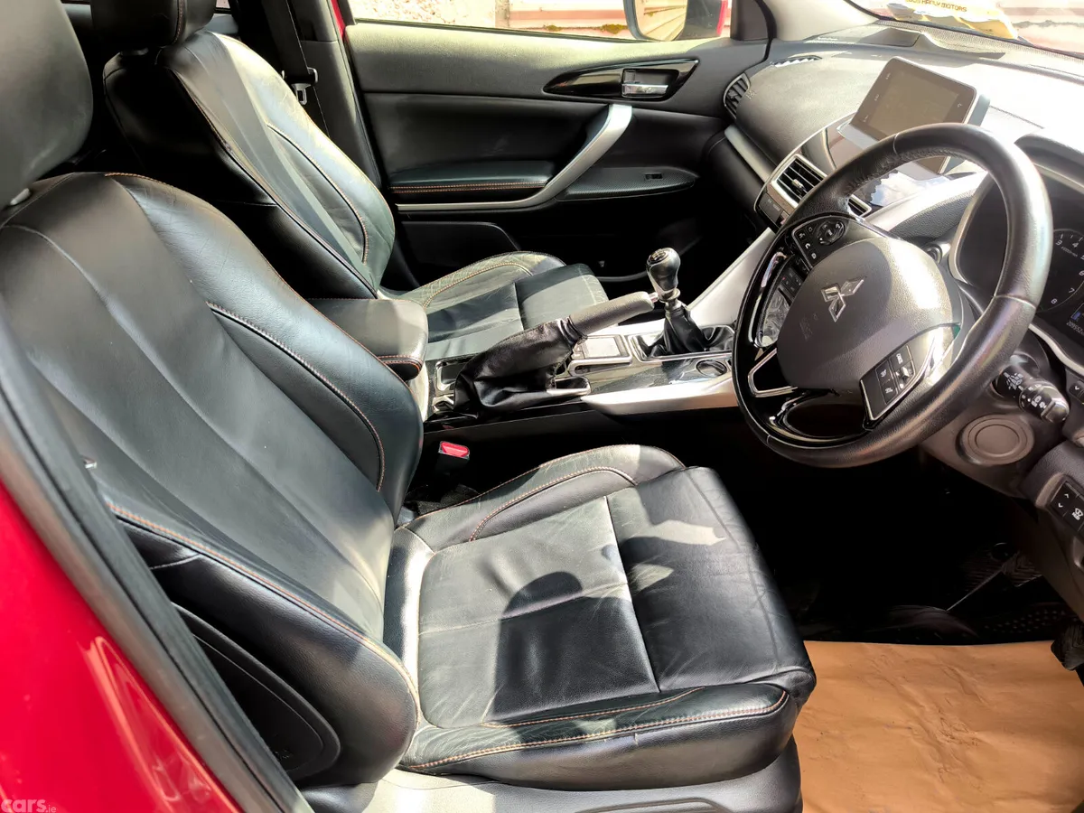 Mitsubishi Eclipse Cross Estate/Jeep, Petrol, 2018, Red