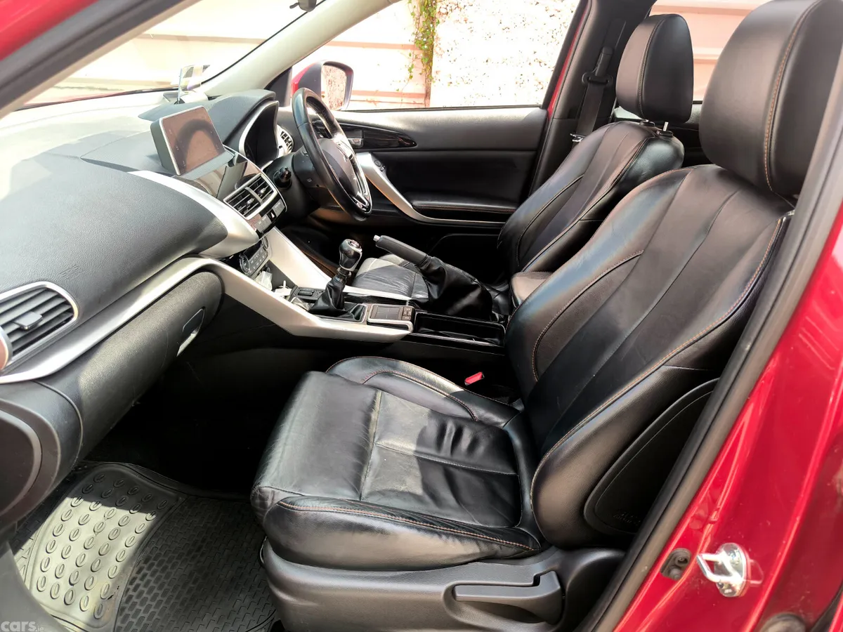 Mitsubishi Eclipse Cross Estate/Jeep, Petrol, 2018, Red