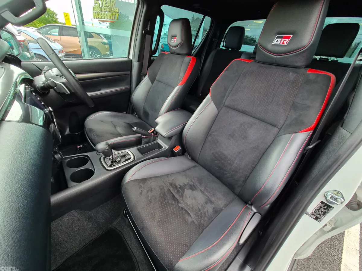 Toyota Hilux Pick Up, Diesel, 2024, White