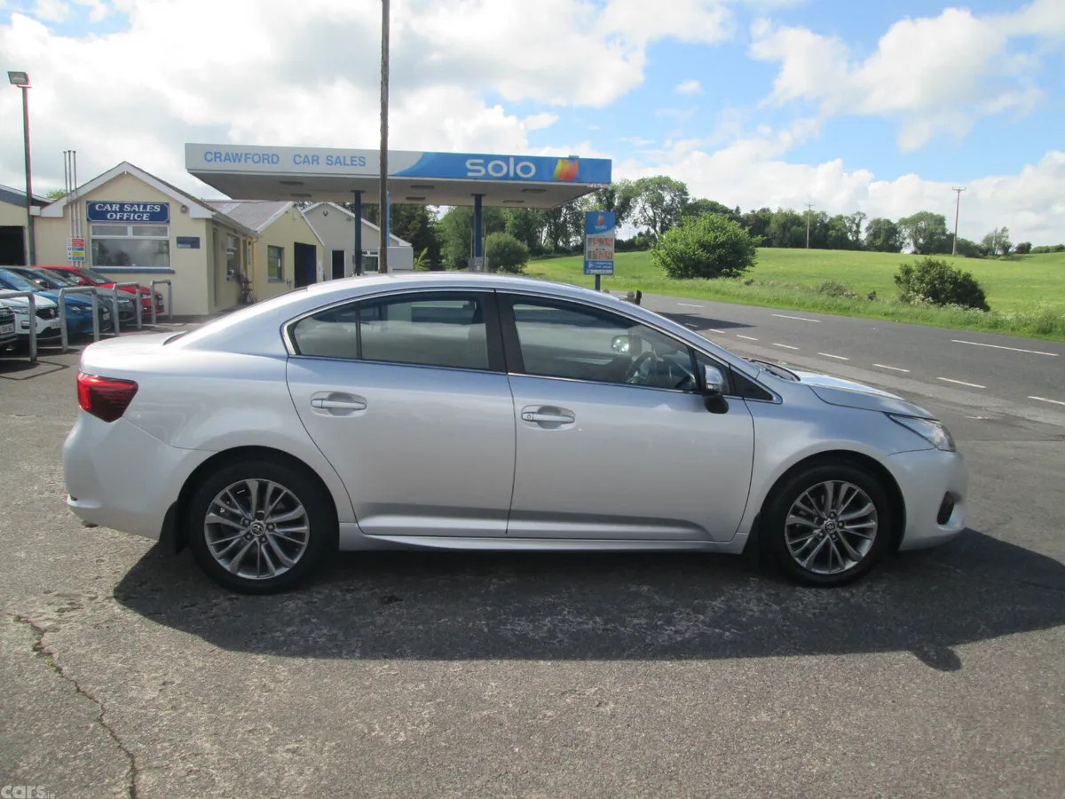 Toyota Avensis Saloon, Diesel, 2015, Silver