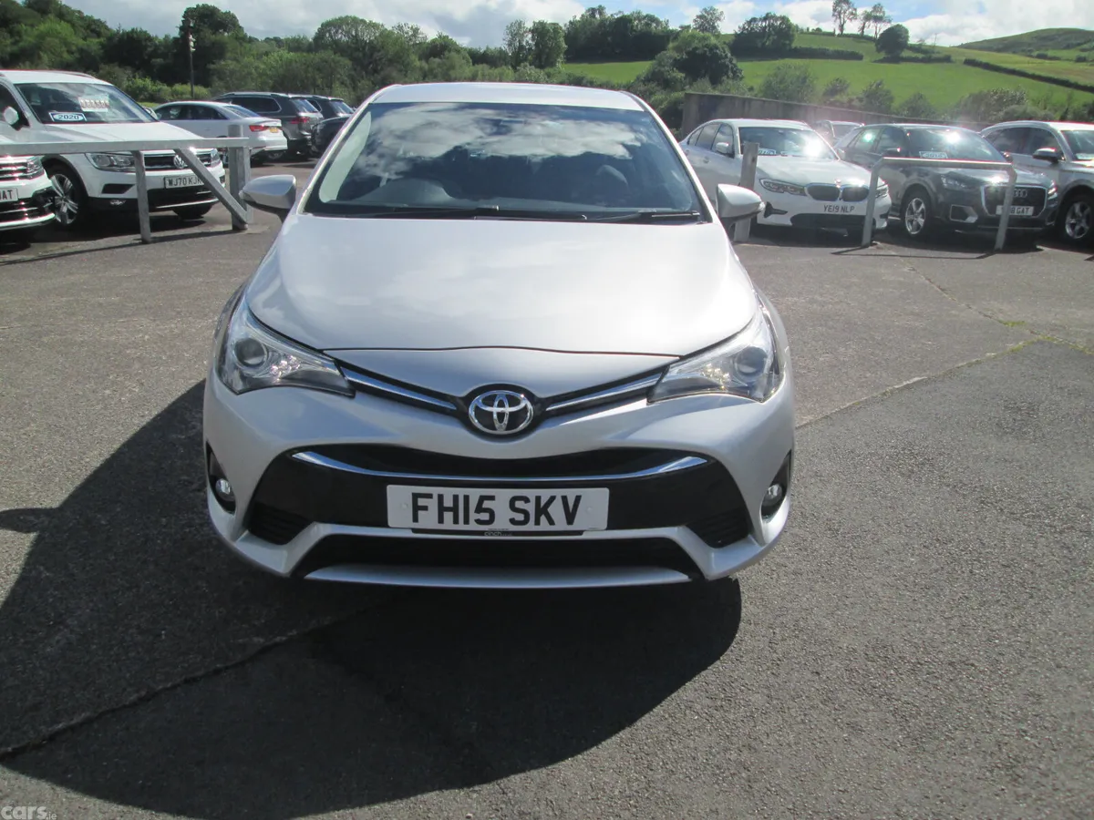 Toyota Avensis Saloon, Diesel, 2015, Silver