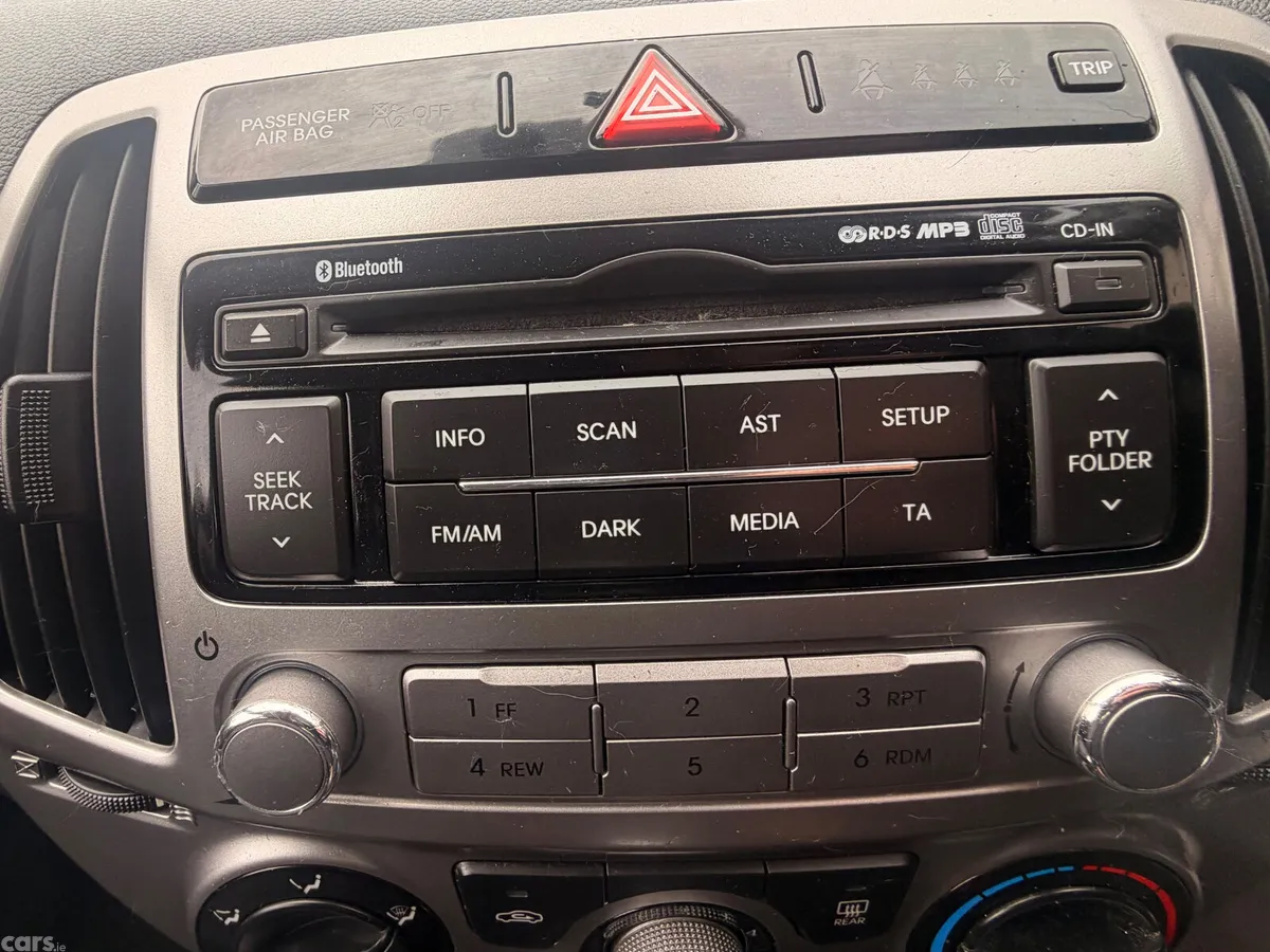 Hyundai i20 Hatchback, Petrol, 2014, Black