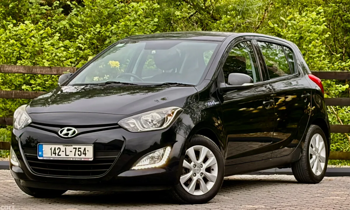 Hyundai i20 Hatchback, Petrol, 2014, Black
