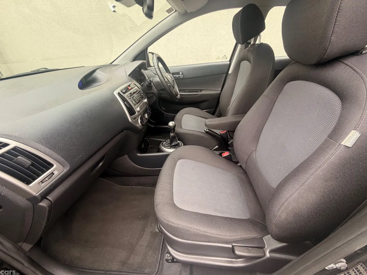 Hyundai i20 Hatchback, Petrol, 2014, Black