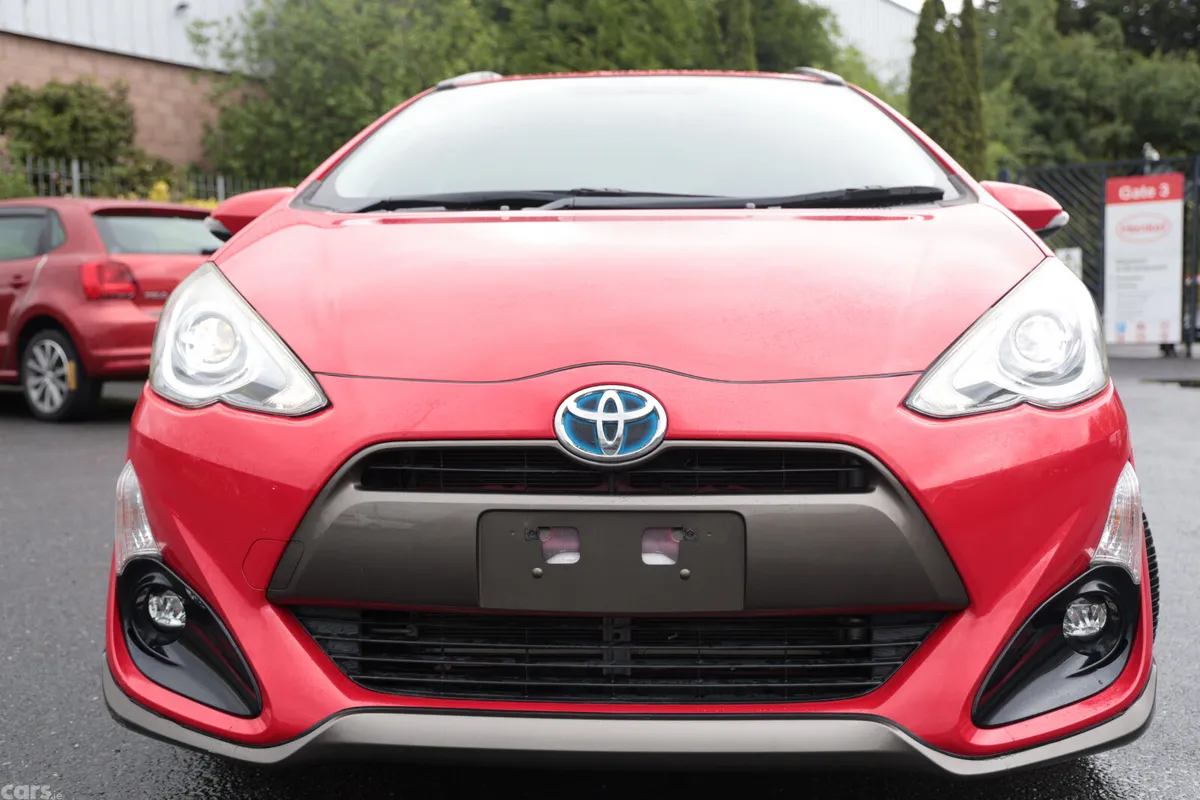 Toyota Aqua Hatchback, Petrol Hybrid, 2015, Red