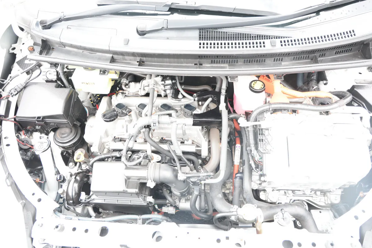 Toyota Aqua Hatchback, Petrol Hybrid, 2016, White