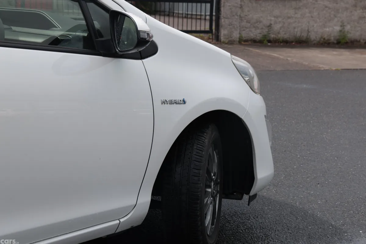 Toyota Aqua Hatchback, Petrol Hybrid, 2016, White