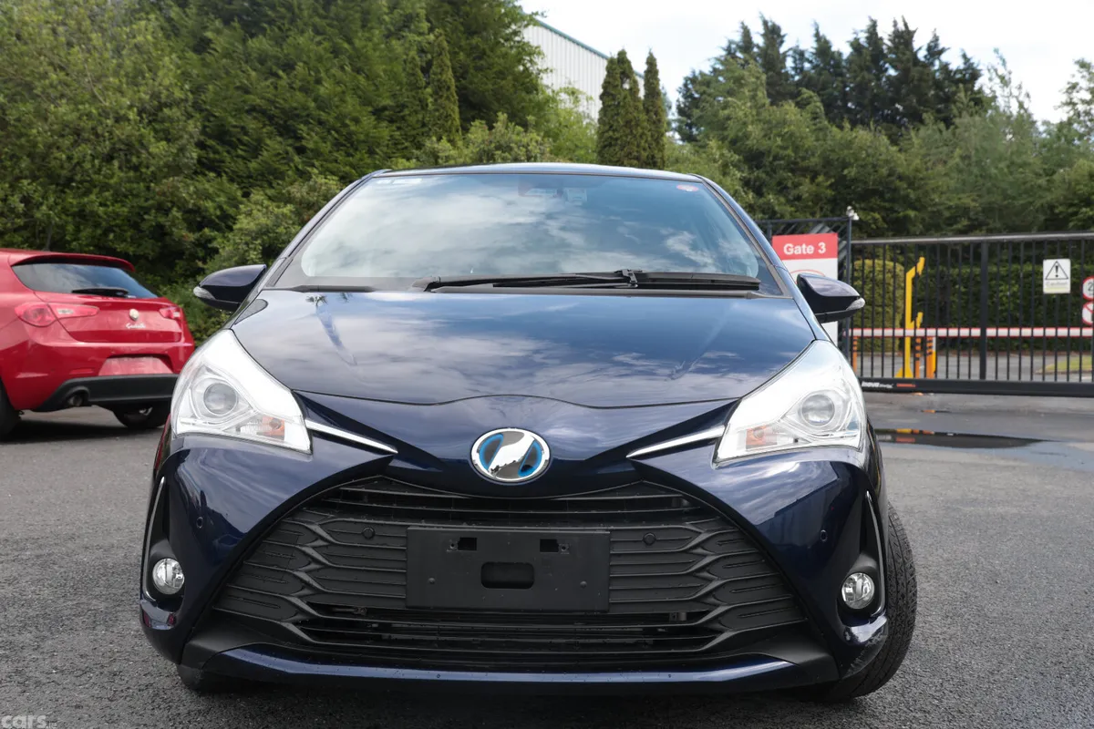 Toyota Vitz Hatchback, Petrol Hybrid, 2019, Blue