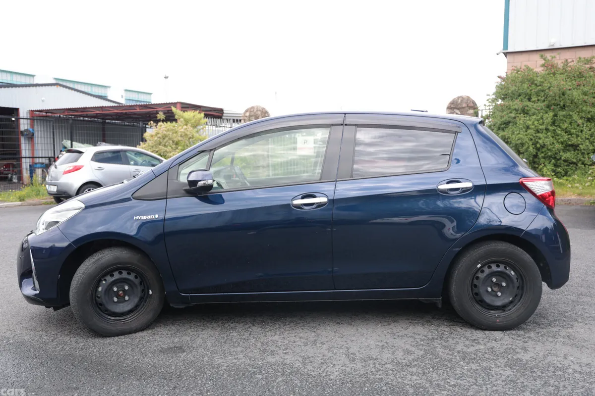 Toyota Vitz Hatchback, Petrol Hybrid, 2019, Blue