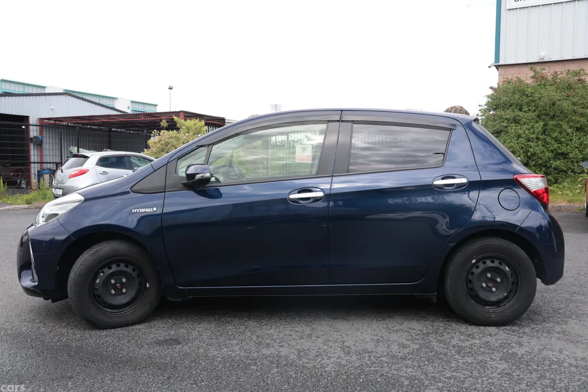 Toyota Vitz Hatchback, Petrol Hybrid, 2019, Blue