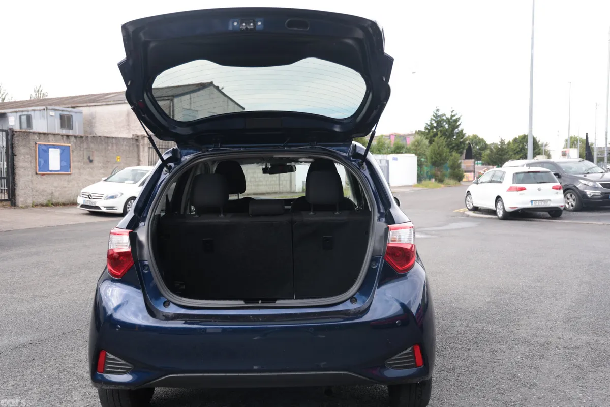 Toyota Vitz Hatchback, Petrol Hybrid, 2019, Blue