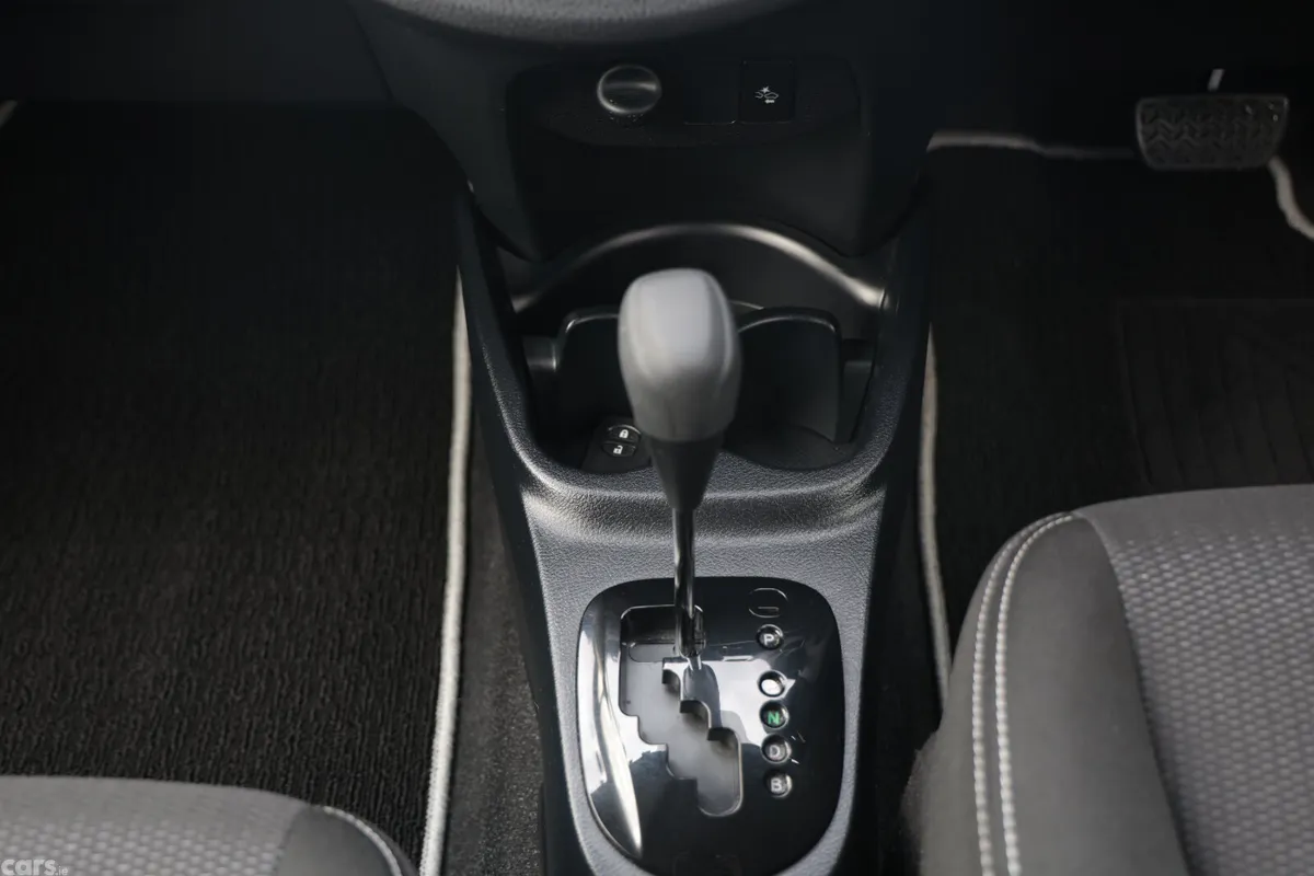 Toyota Vitz Hatchback, Petrol Hybrid, 2019, Blue
