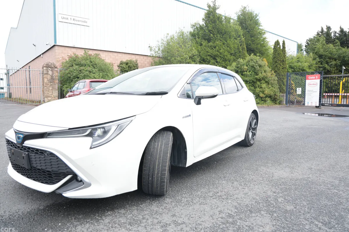 Toyota Corolla Hatchback, Petrol Hybrid, 2018, White