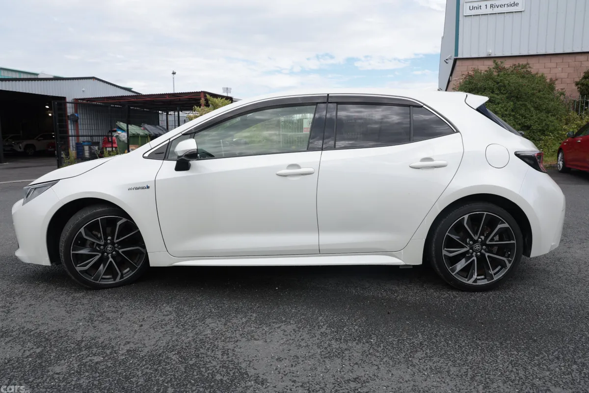 Toyota Corolla Hatchback, Petrol Hybrid, 2018, White