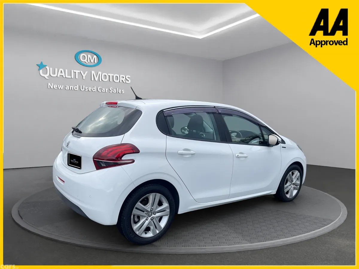 Peugeot 208 Hatchback, Petrol, 2018, White