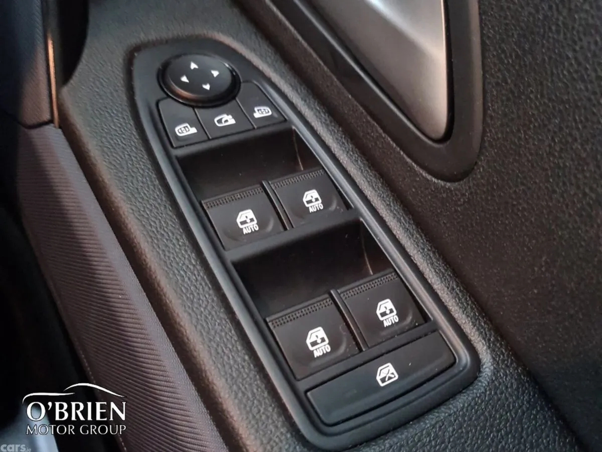 Dacia Duster SUV, Petrol Hybrid, 2025, Grey