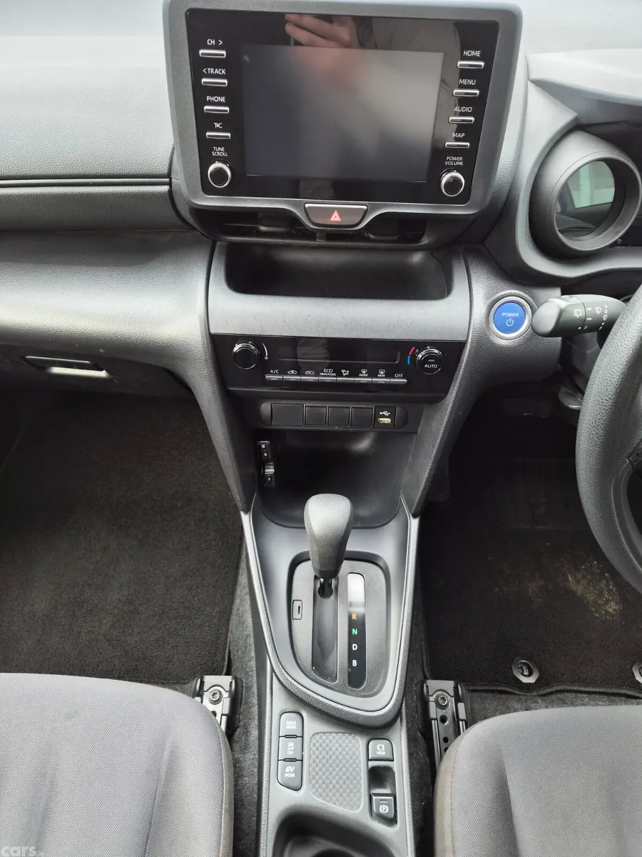 Toyota Yaris Cross SUV, Petrol Hybrid, 2021, Beige