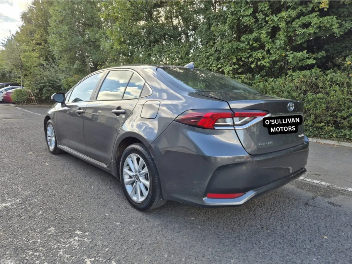Toyota Corolla Saloon, Petrol Hybrid, 2023, Grey