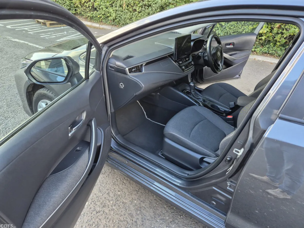 Toyota Corolla Saloon, Petrol Hybrid, 2023, Grey