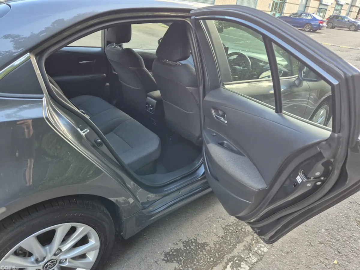 Toyota Corolla Saloon, Petrol Hybrid, 2023, Grey