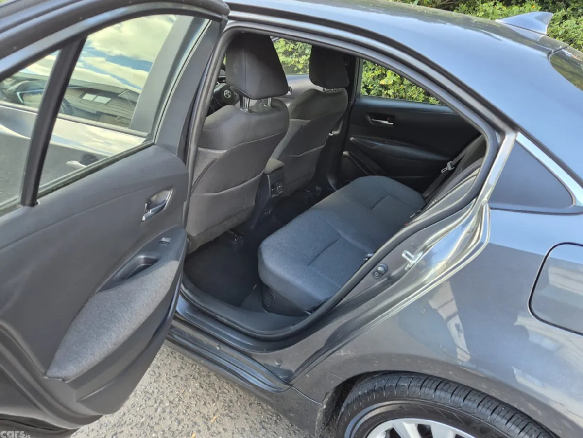 Toyota Corolla Saloon, Petrol Hybrid, 2023, Grey