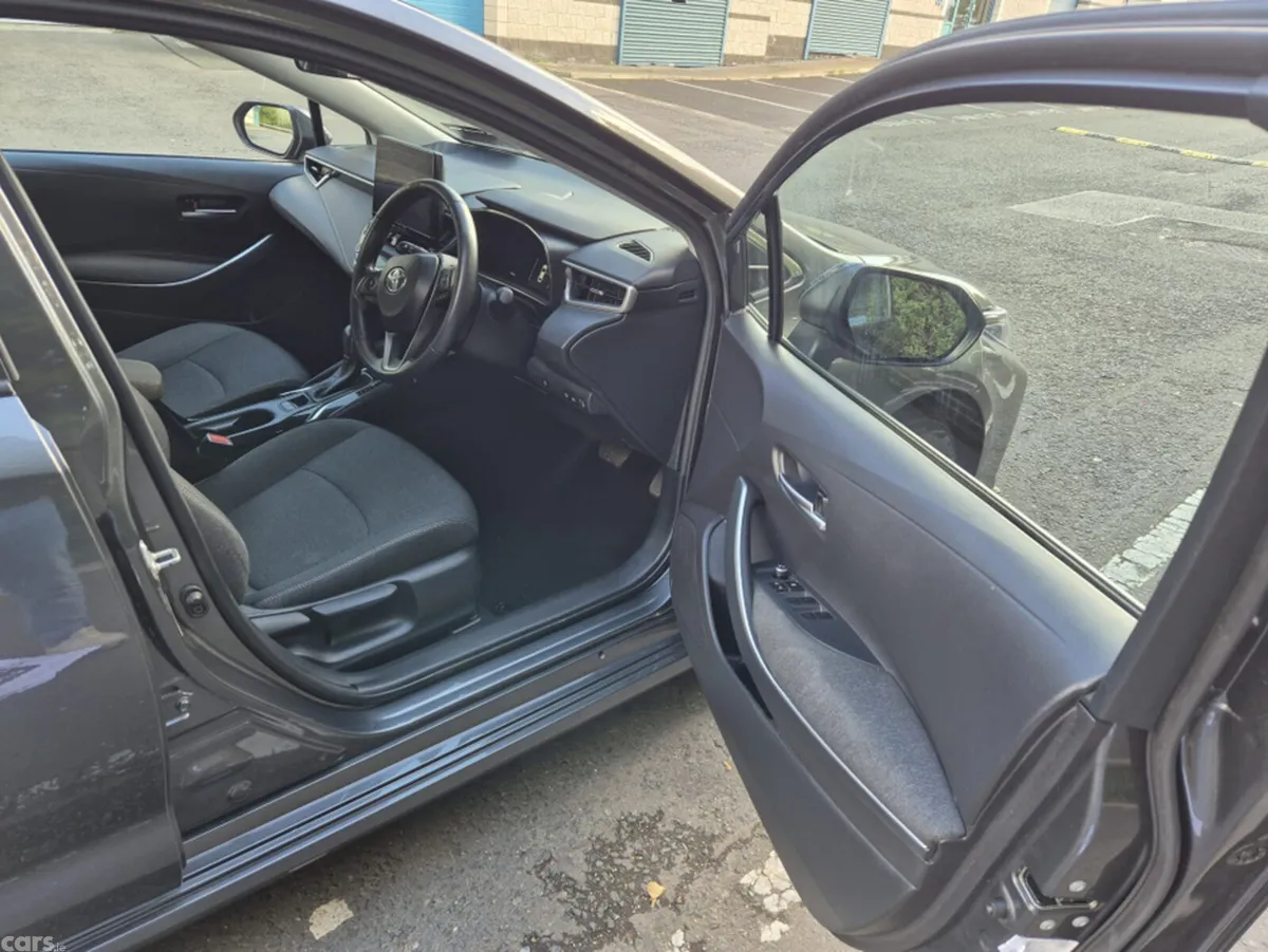 Toyota Corolla Saloon, Petrol Hybrid, 2023, Grey