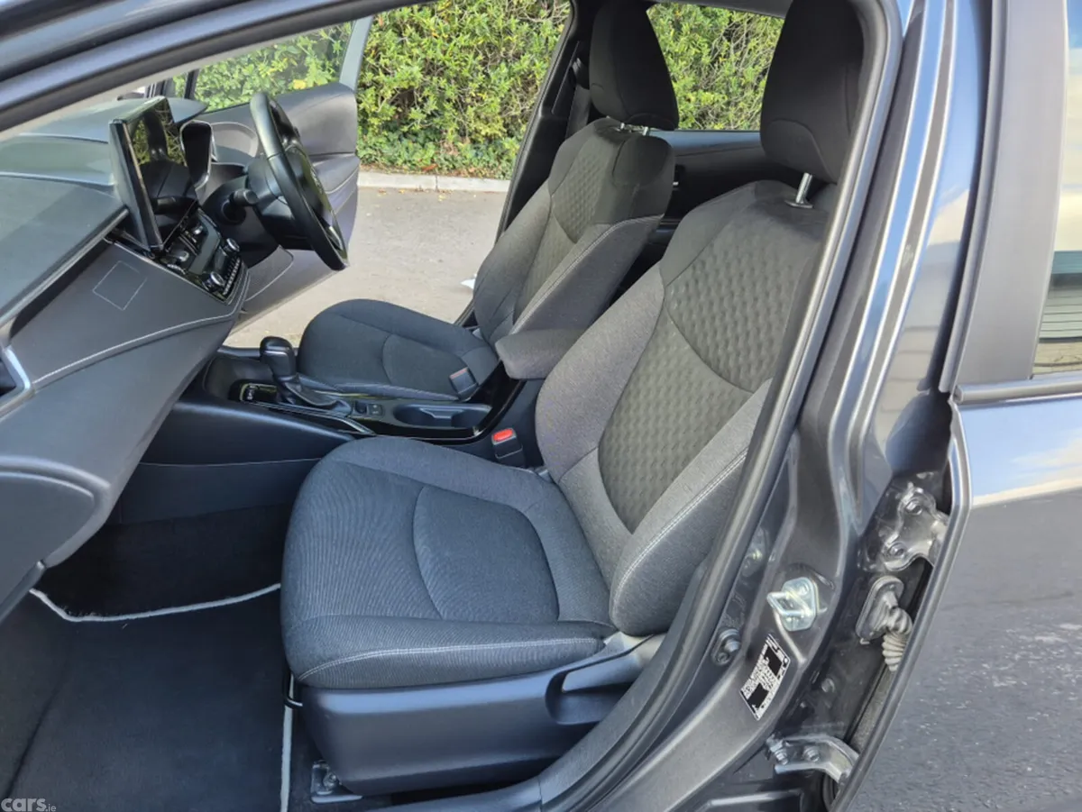 Toyota Corolla Saloon, Petrol Hybrid, 2023, Grey