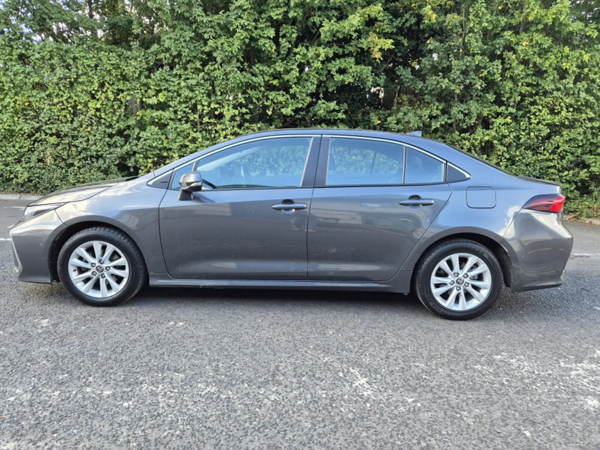 Toyota Corolla Saloon, Petrol Hybrid, 2023, Grey