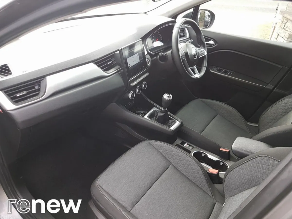 Renault Captur Hatchback, Petrol, 2022, Grey